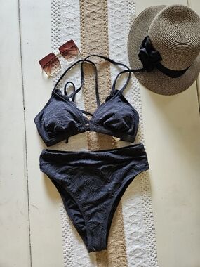 NWT Cupshe Black Textured Floral High-Waist Bikini Set Size Medium